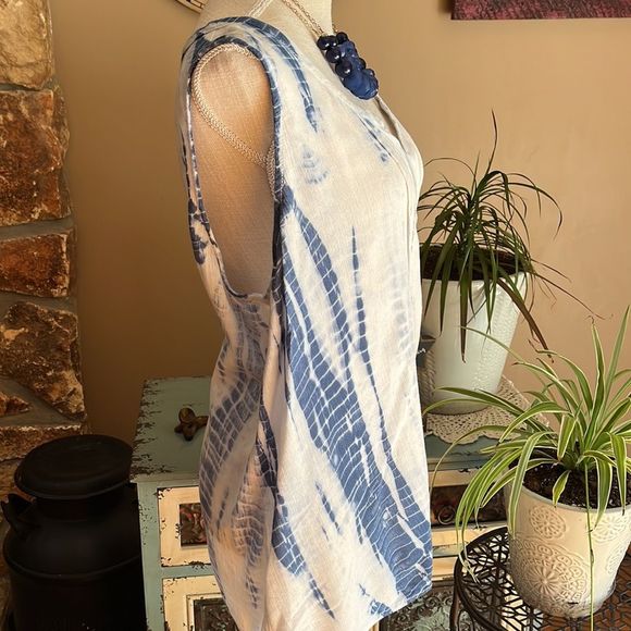 Sonoma Women’s Tie Dye Sleeveless V-neck Size XL Blue and White - Picture 5 of 13